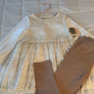 NWT Pippa & Julie Ivory Lace swing top and pants with Gold Accents 🤎